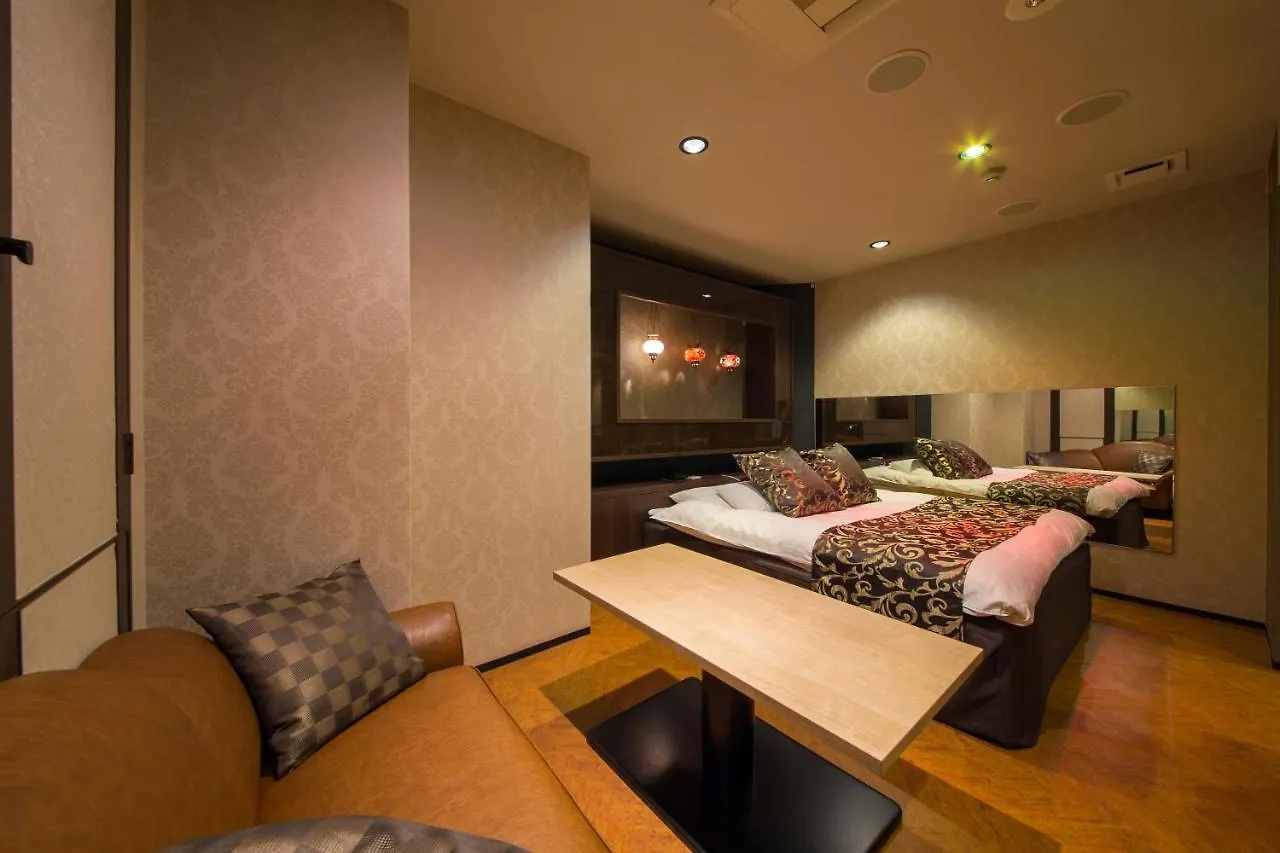 Hotel ホテル ベニ ウエスト 大人専用 Osaka
