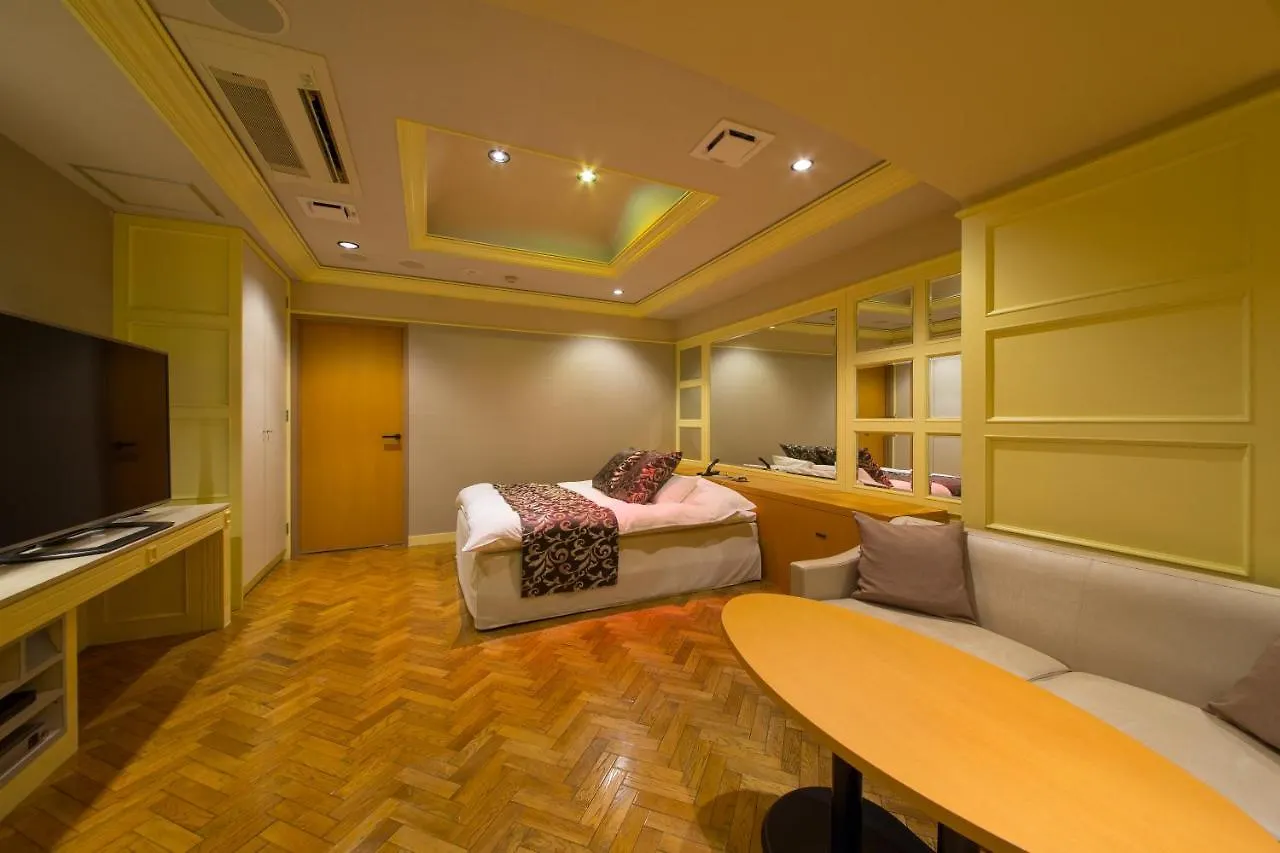 ホテル ベニ ウエスト 大人専用 Osaka Hotel